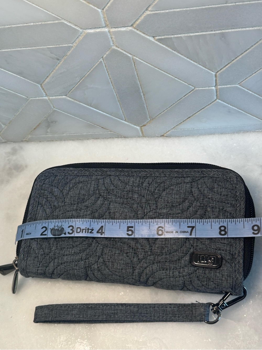 Lug Gray Splits XL RFID Wallet NWOT - Picture 8 of 11